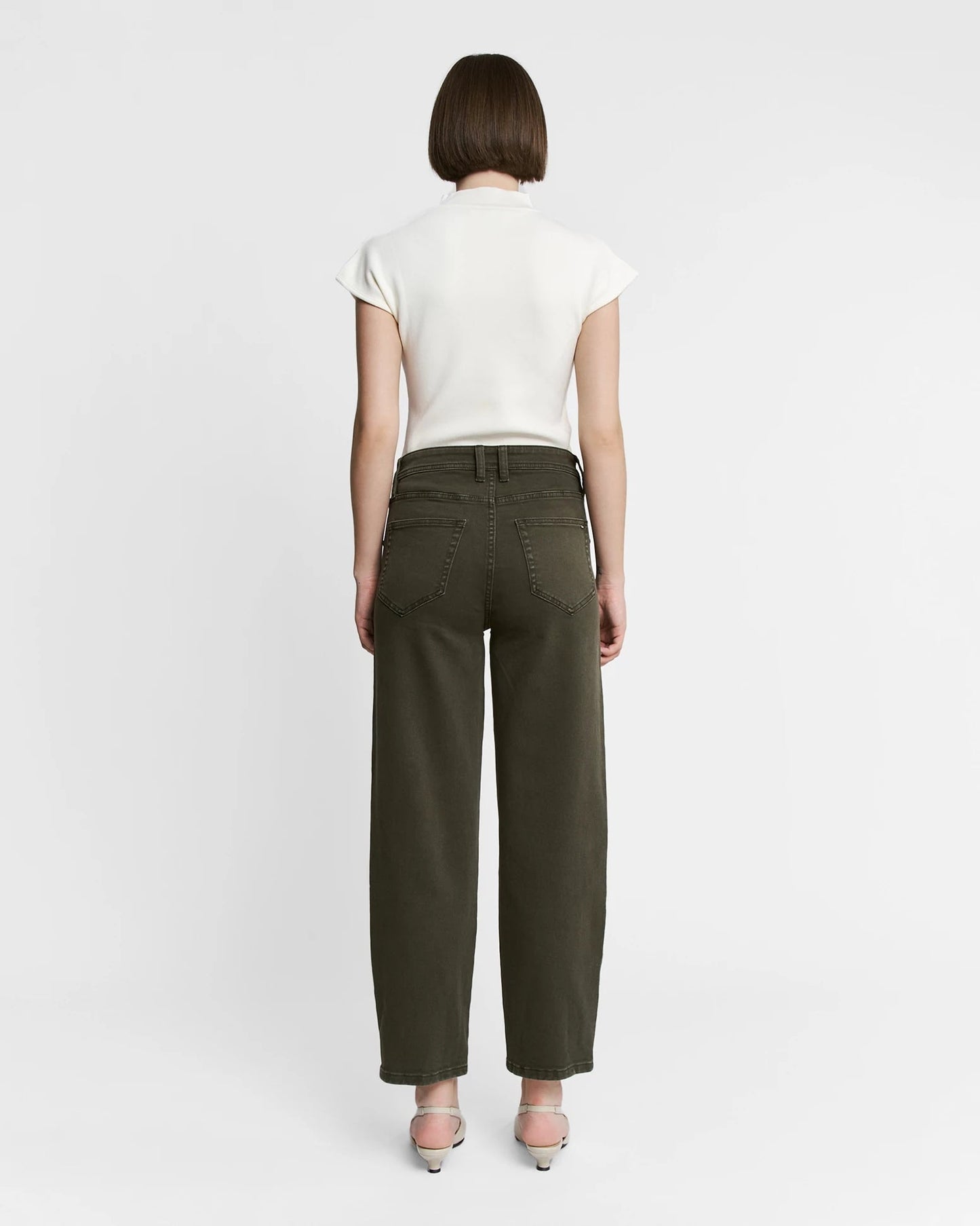 High Rise Straight Barrel Leg Jean